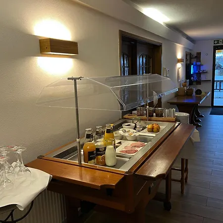 Wettlaufer Hotel *