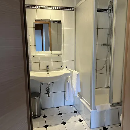 Wettlaufer - 3 Sterne S - Sky - 3* Homberg (Schwalm-Eder)