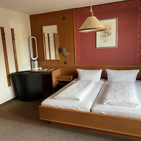 Wettlaufer - 3 Sterne S - Sky - 3*